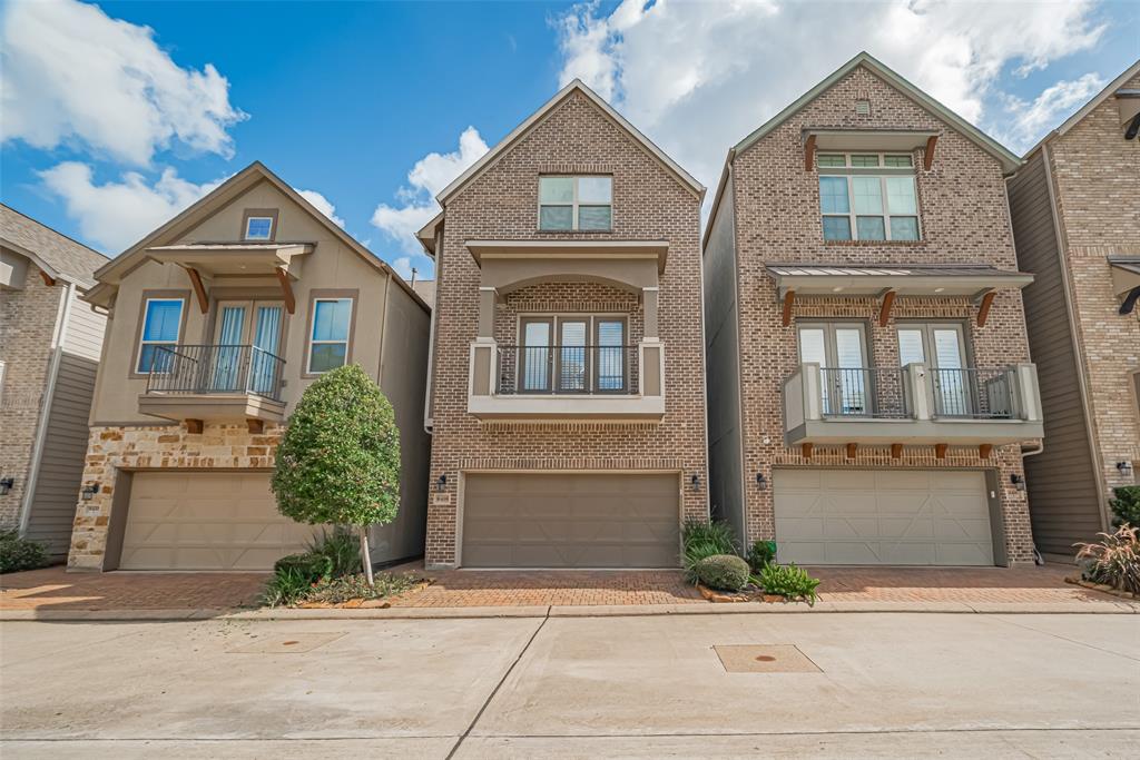8418 Oak Leaf Point Drive