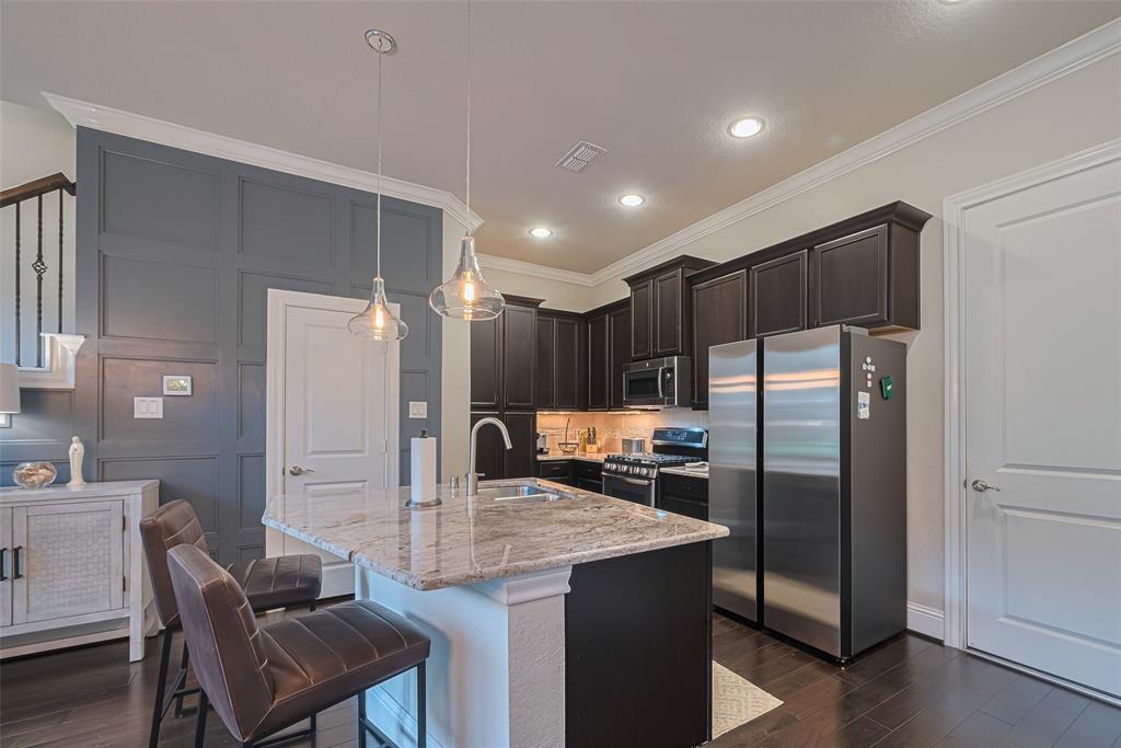 8418 Oak Leaf Point Drive