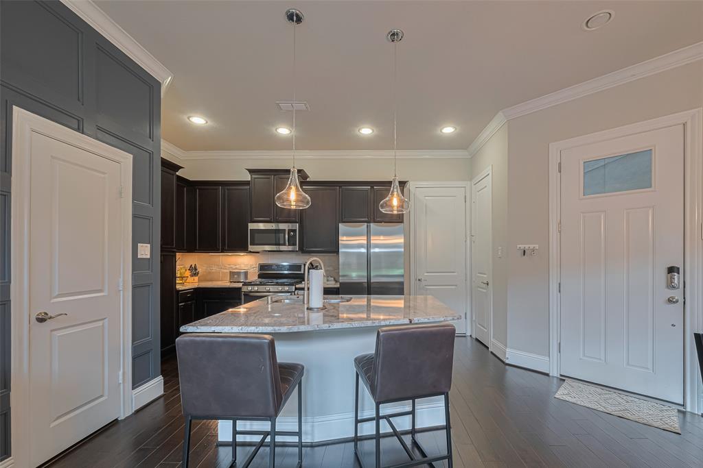 8418 Oak Leaf Point Drive