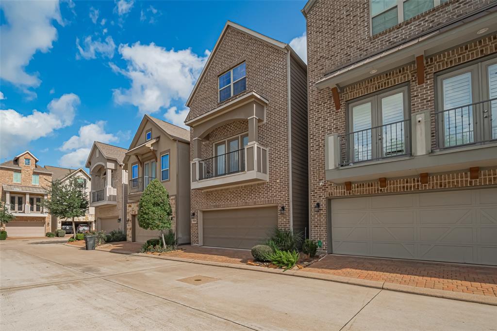 8418 Oak Leaf Point Drive
