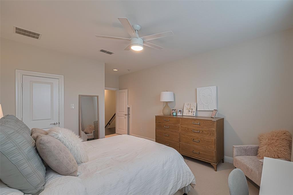 8418 Oak Leaf Point Drive