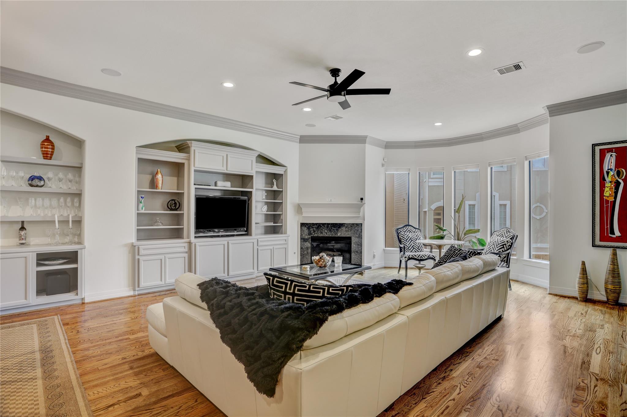 1815 Stacy Falls