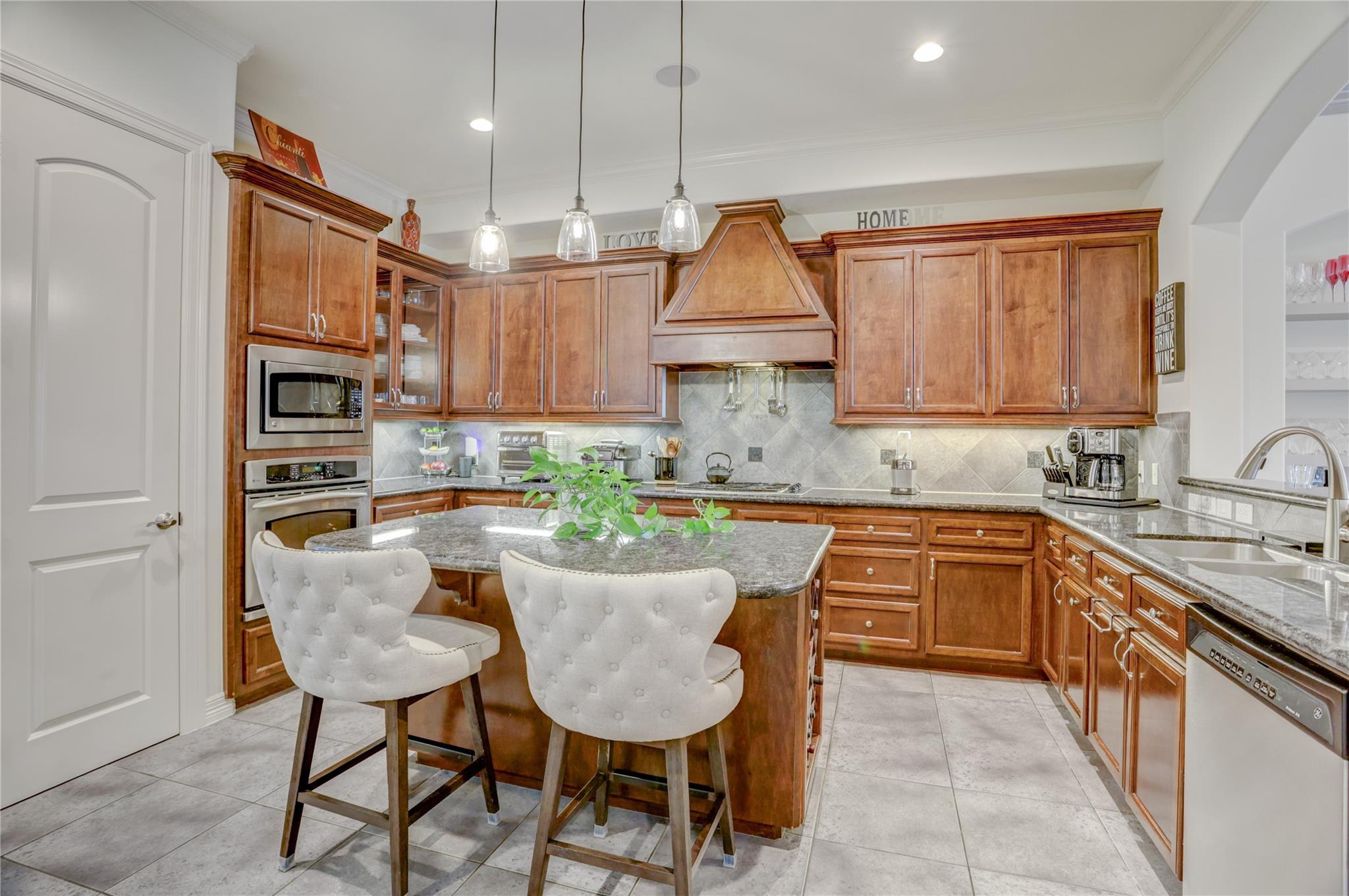 1815 Stacy Falls