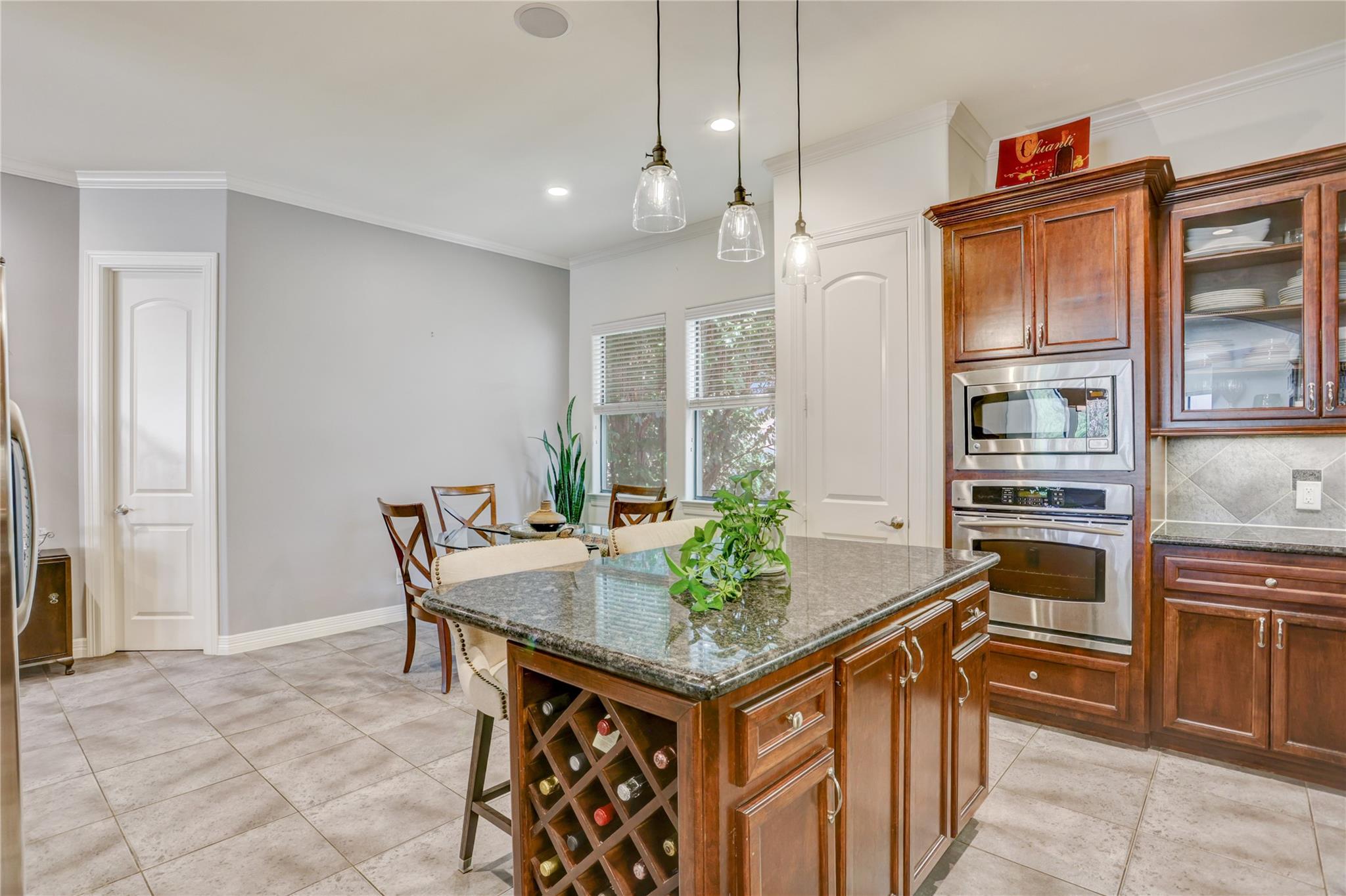 1815 Stacy Falls