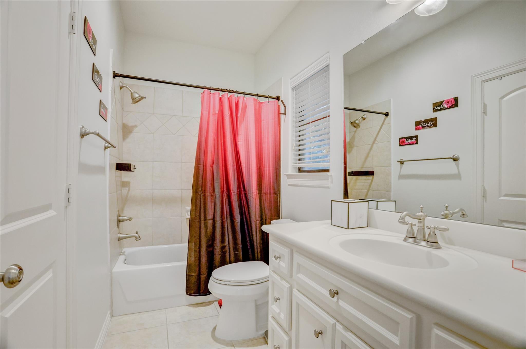 1815 Stacy Falls