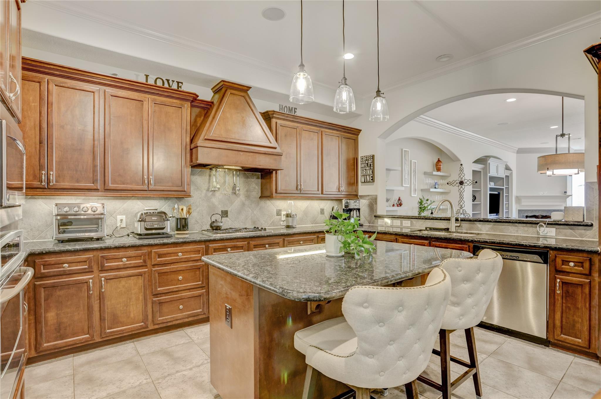 1815 Stacy Falls