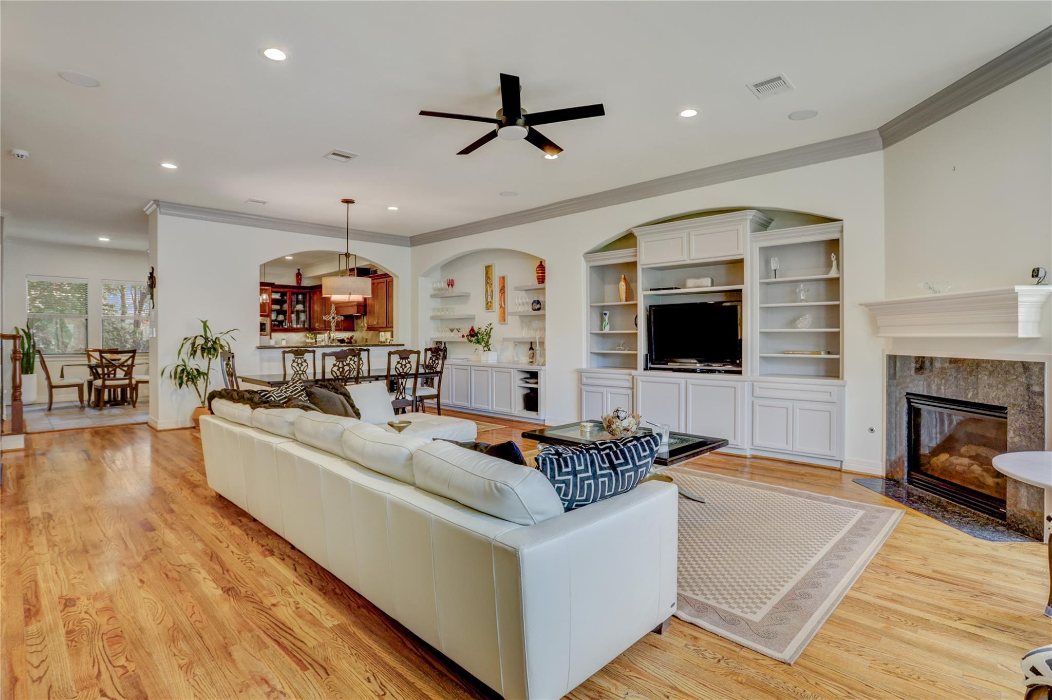 1815 Stacy Falls