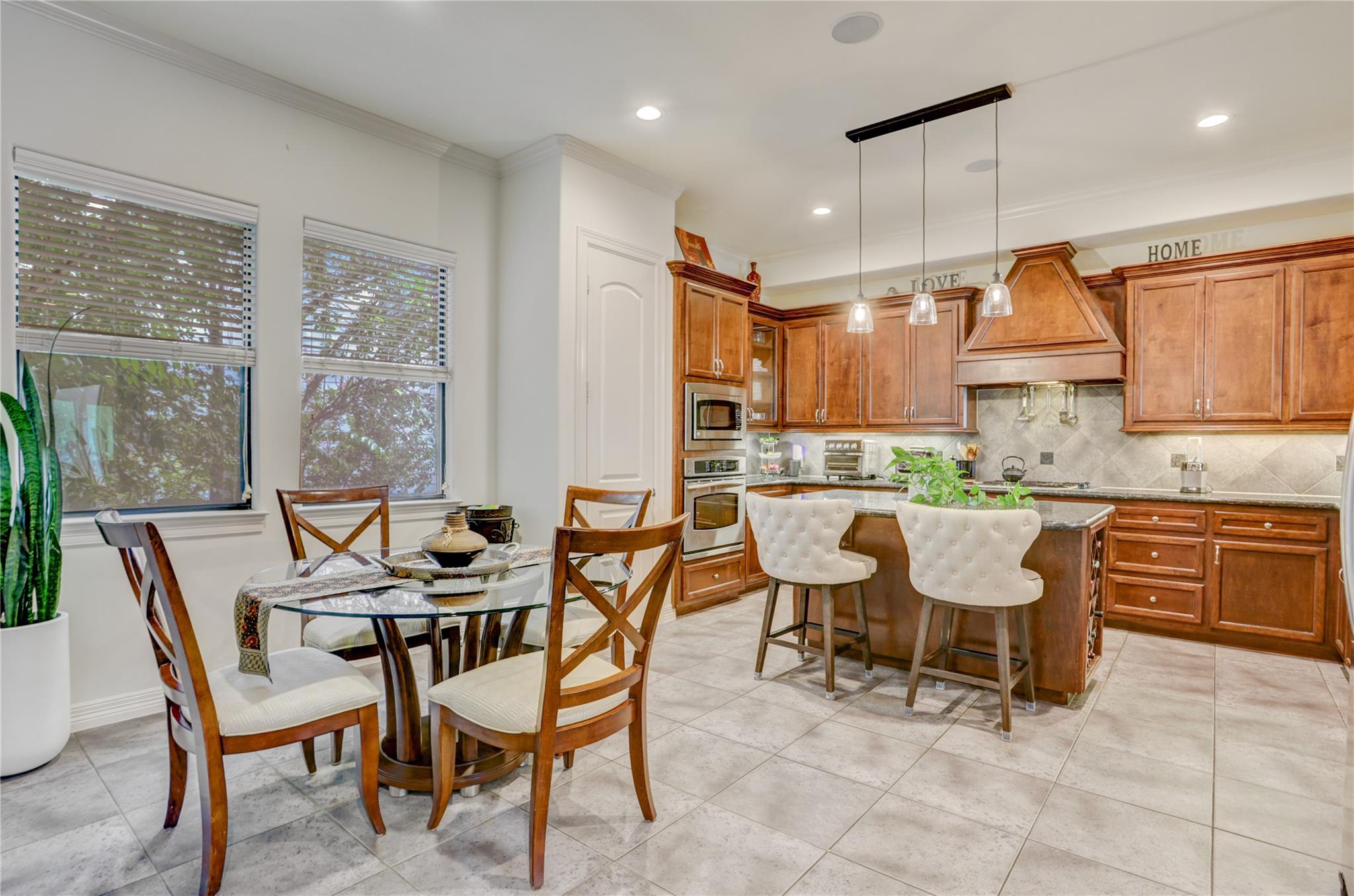 1815 Stacy Falls