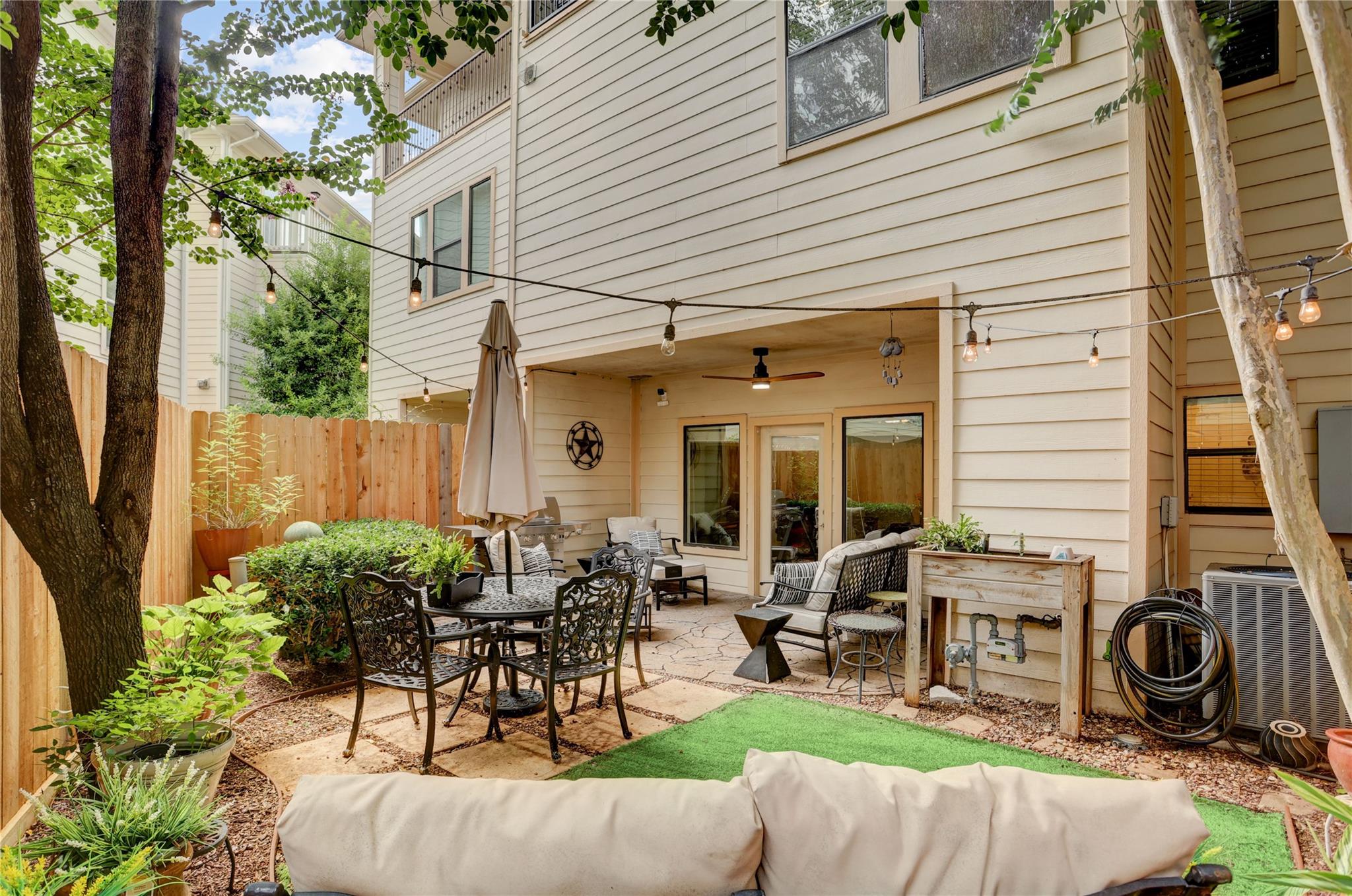 1815 Stacy Falls