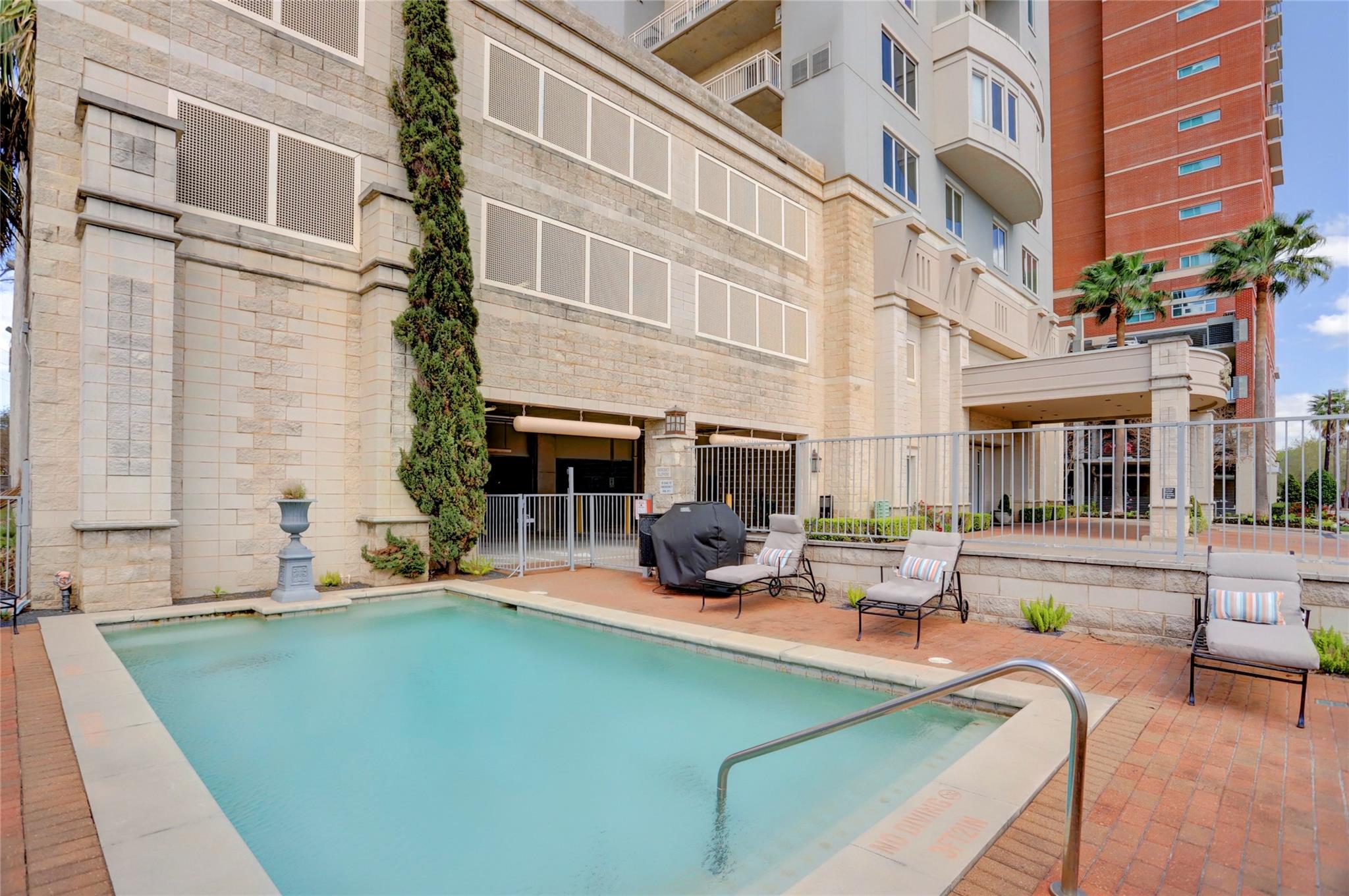 2520 Robinhood Street # 1008