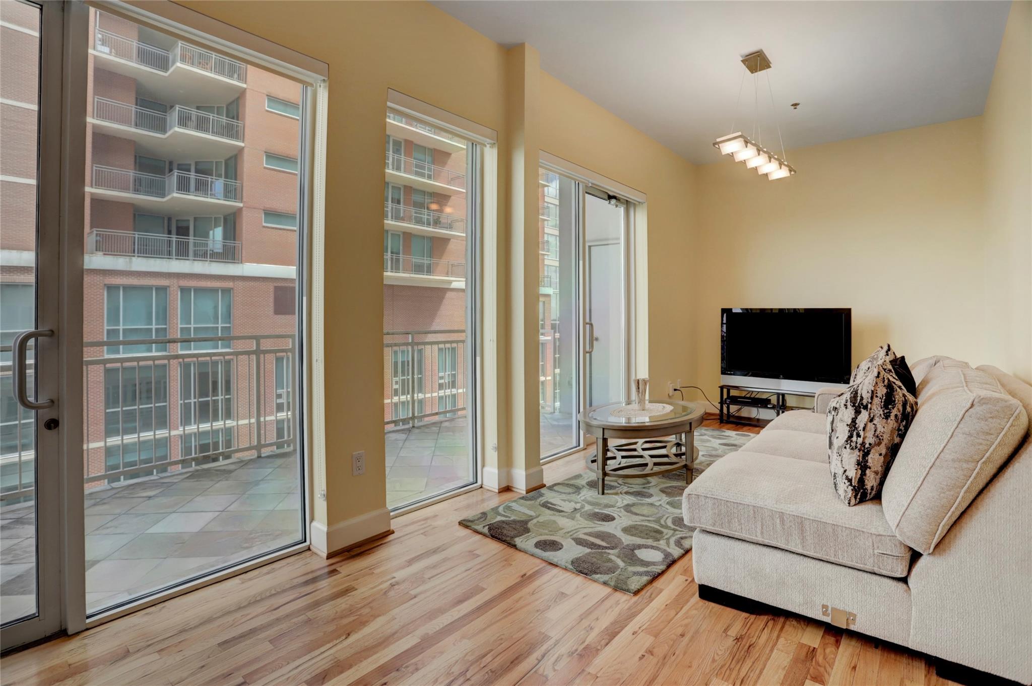 2520 Robinhood Street # 1008