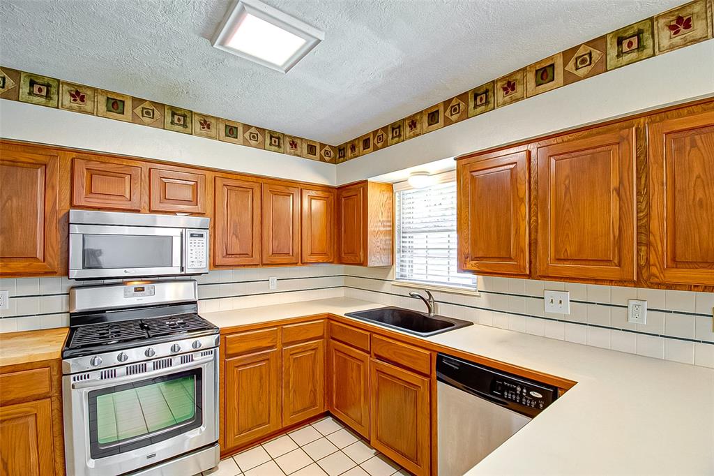 9638 Meadowglen Lane