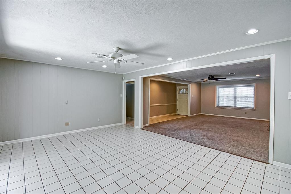 9638 Meadowglen Lane