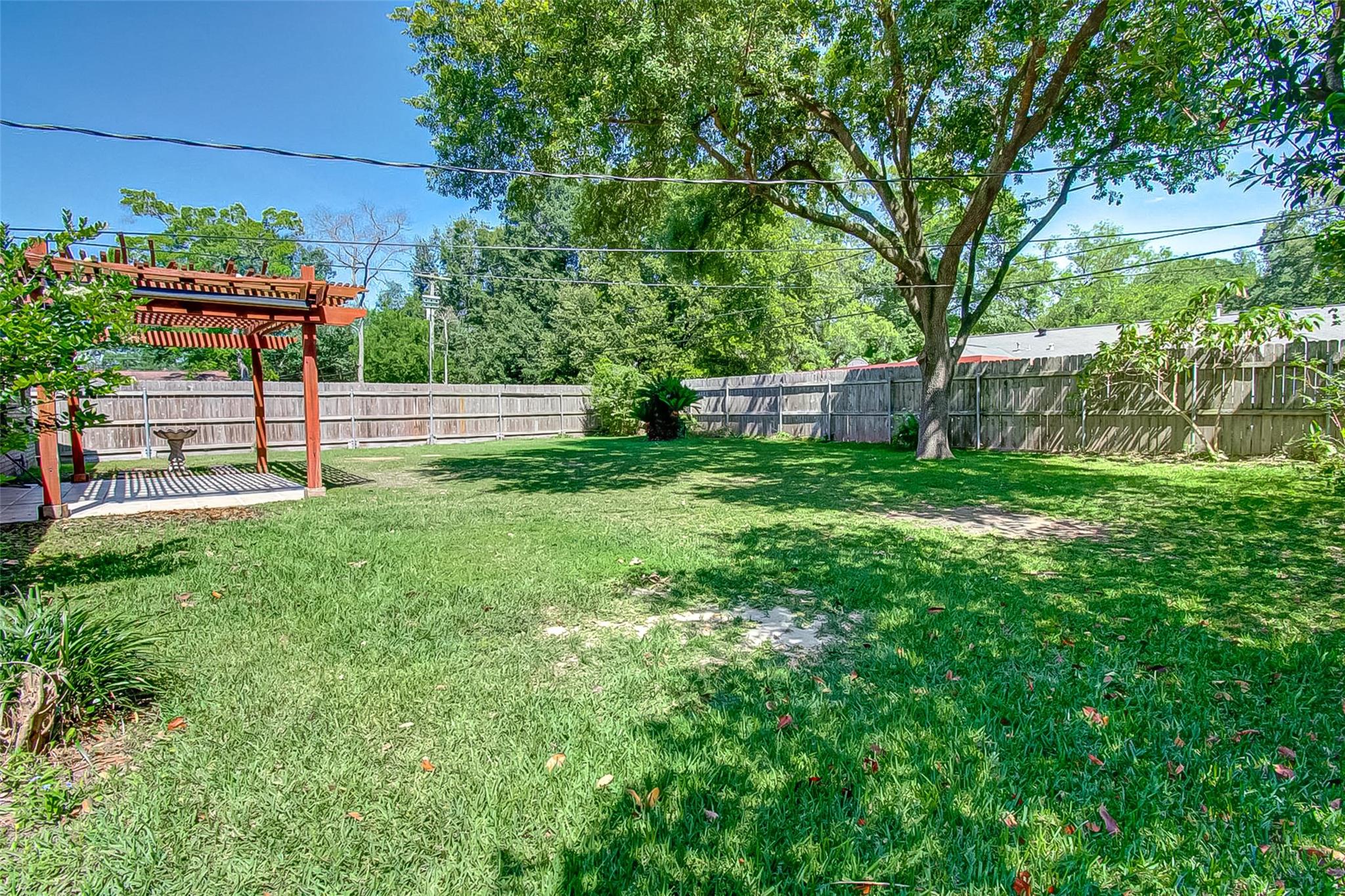 9638 Meadowglen Lane