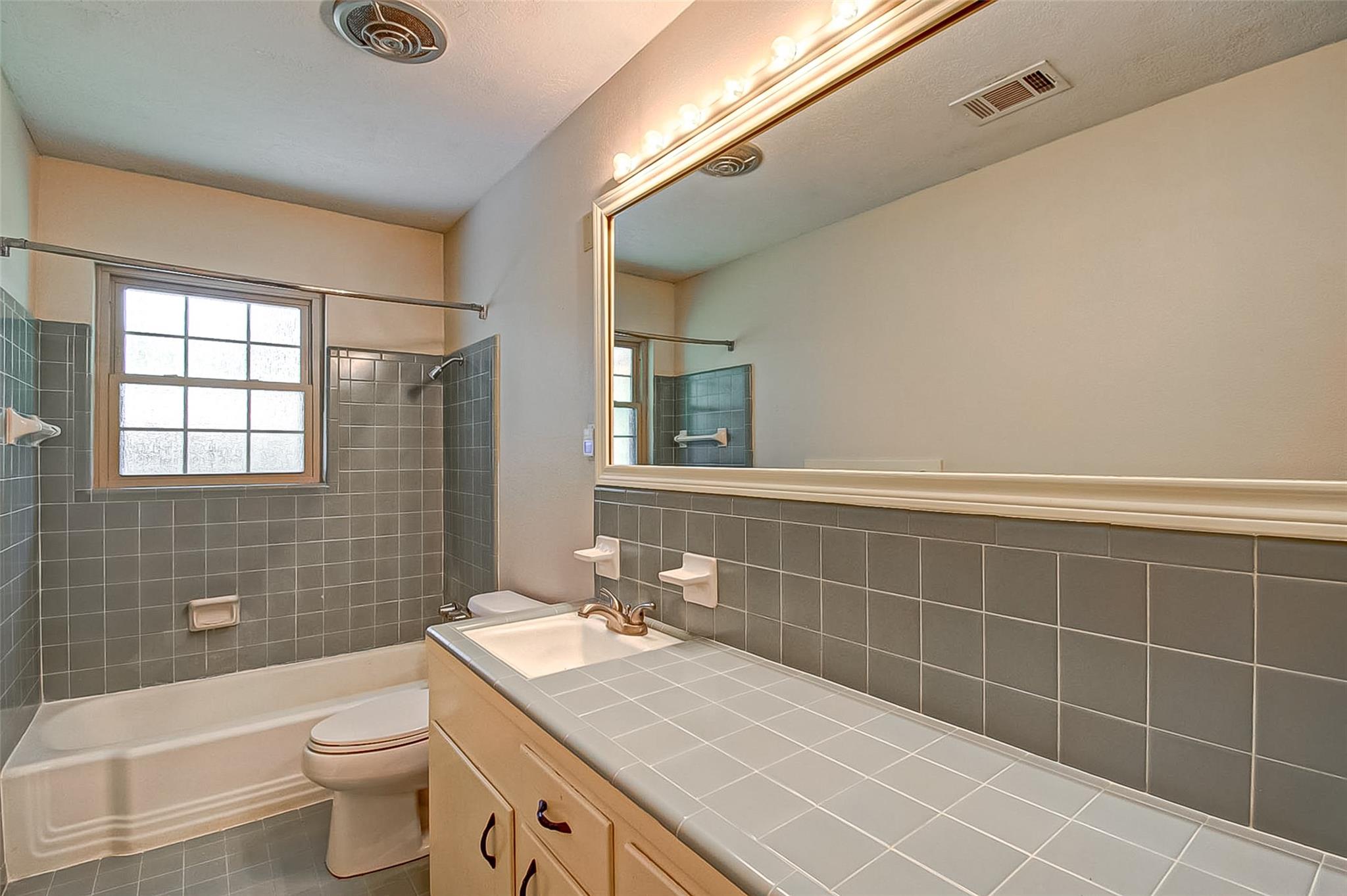 9638 Meadowglen Lane