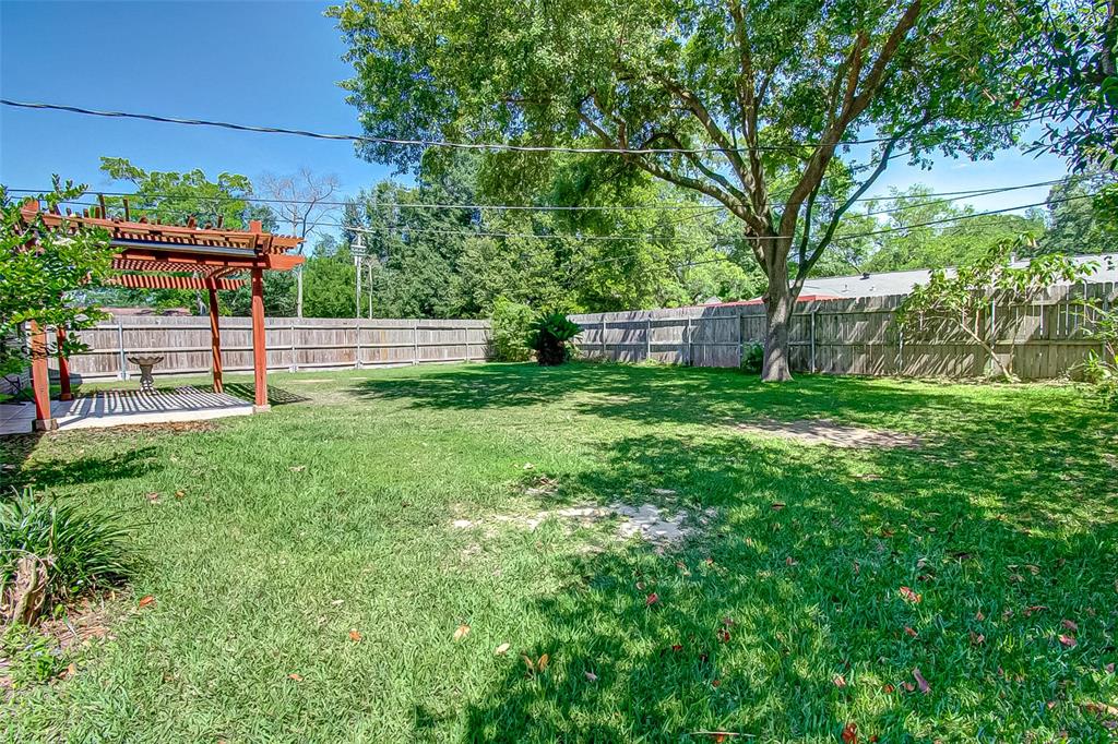 9638 Meadowglen Lane