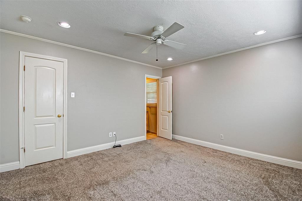9638 Meadowglen Lane