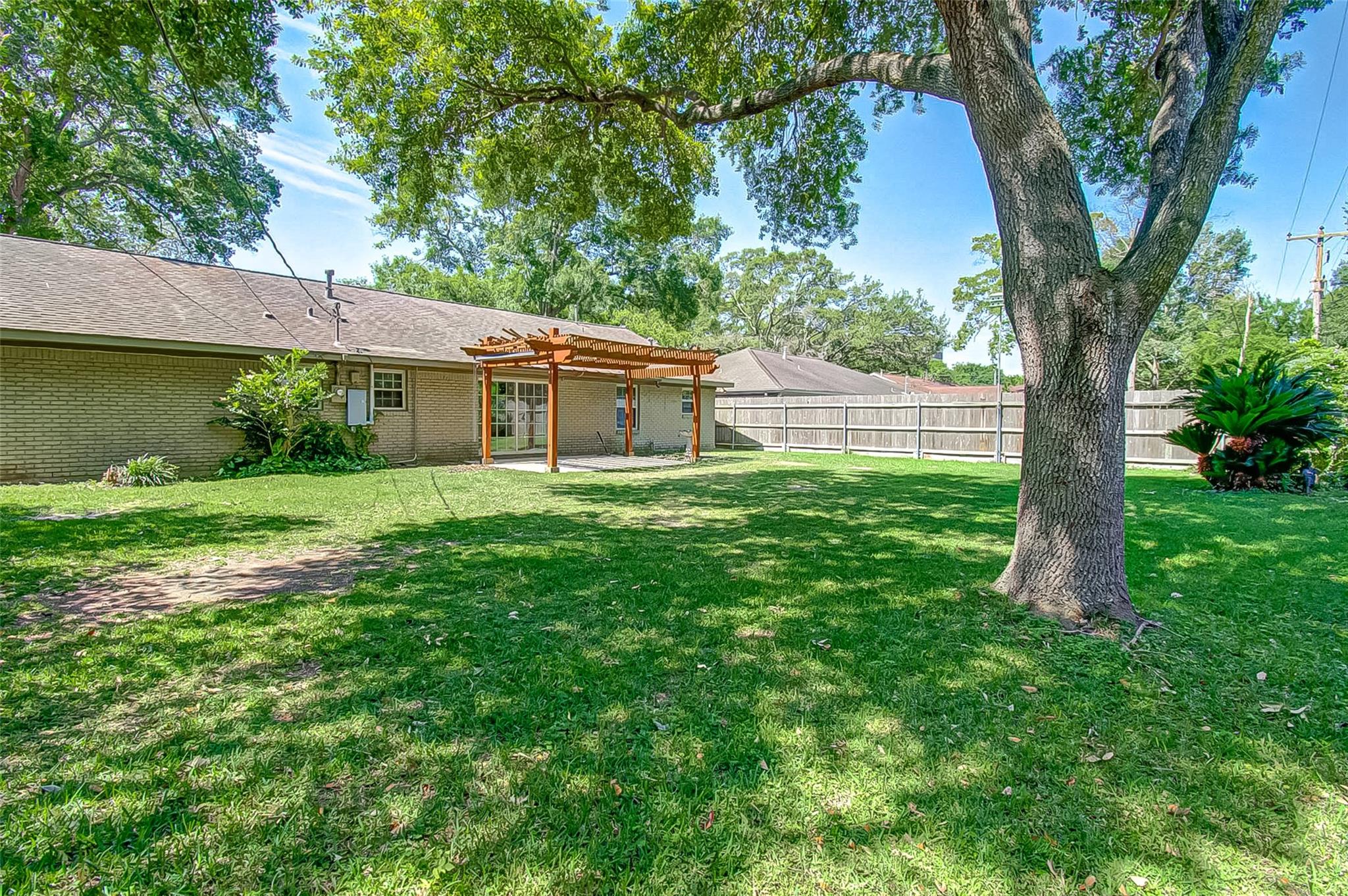 9638 Meadowglen Lane