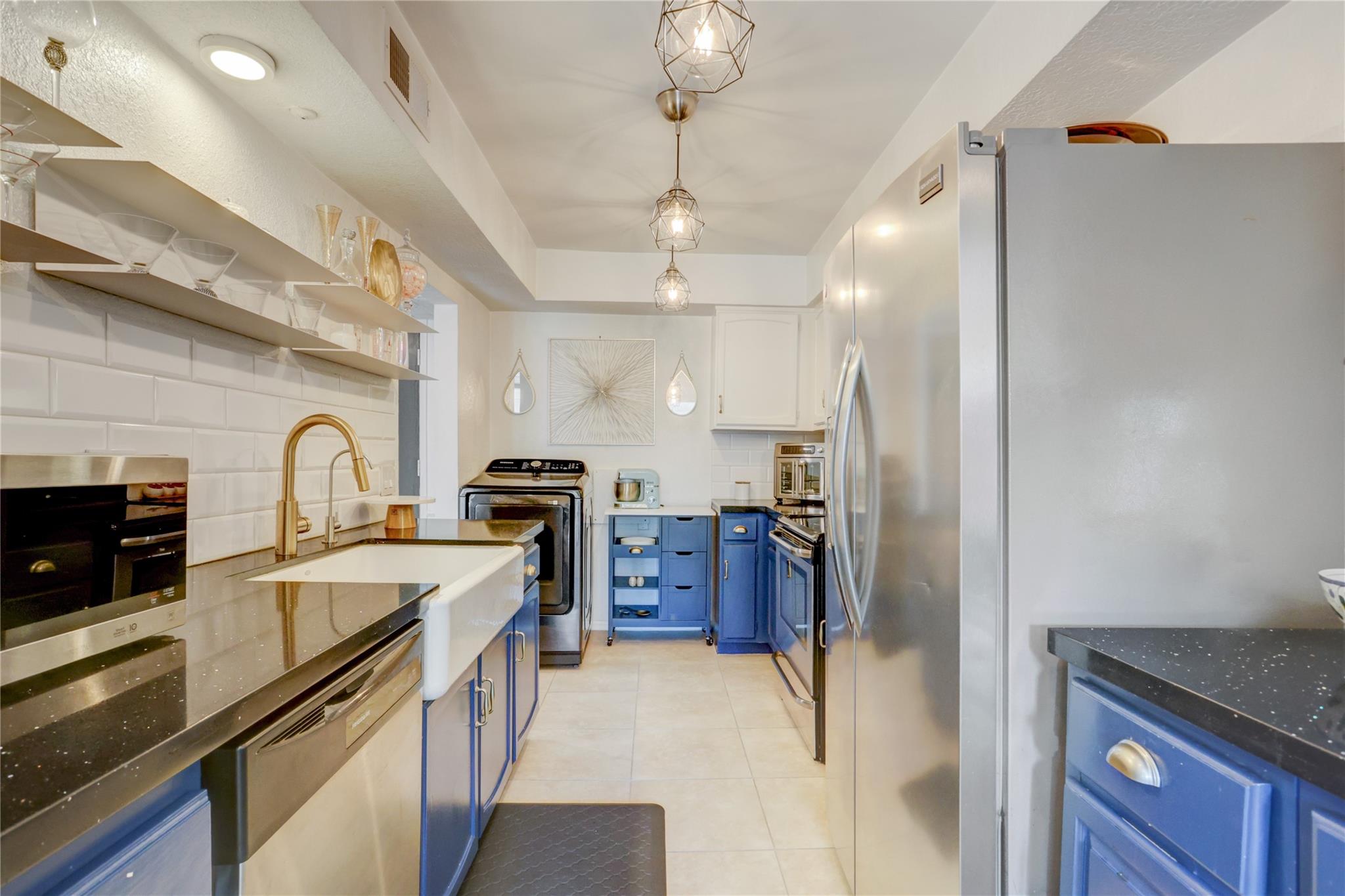 355 N Post Oak Lane # 842