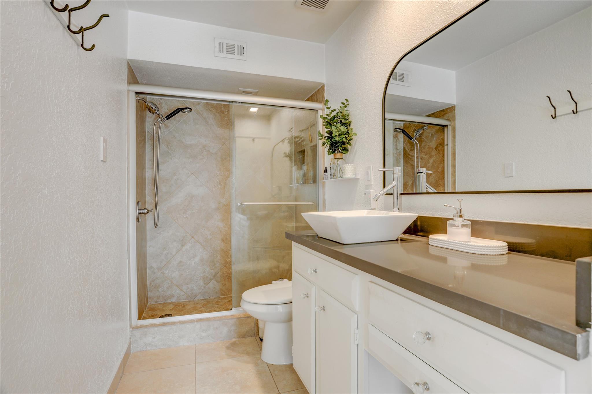 355 N Post Oak Lane # 842