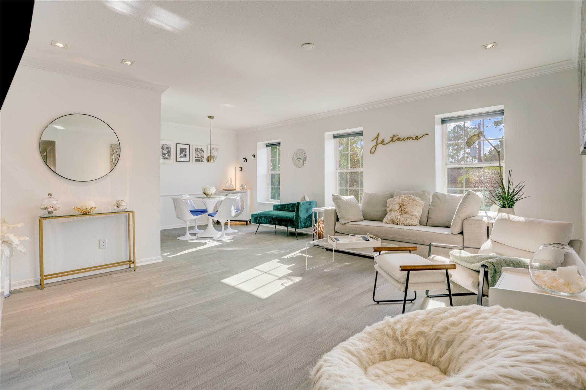 355 N Post Oak Lane # 842