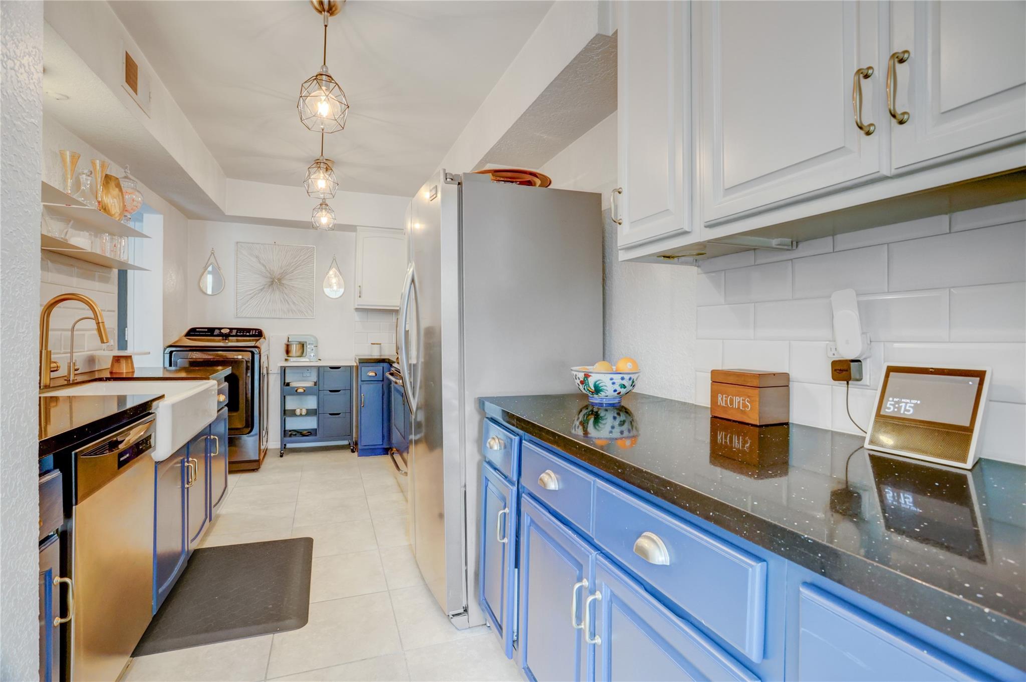 355 N Post Oak Lane # 842