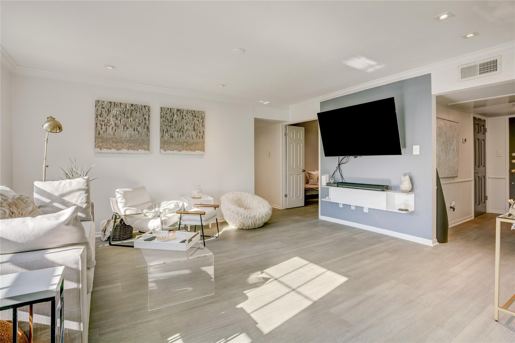 355 N Post Oak Lane # 842