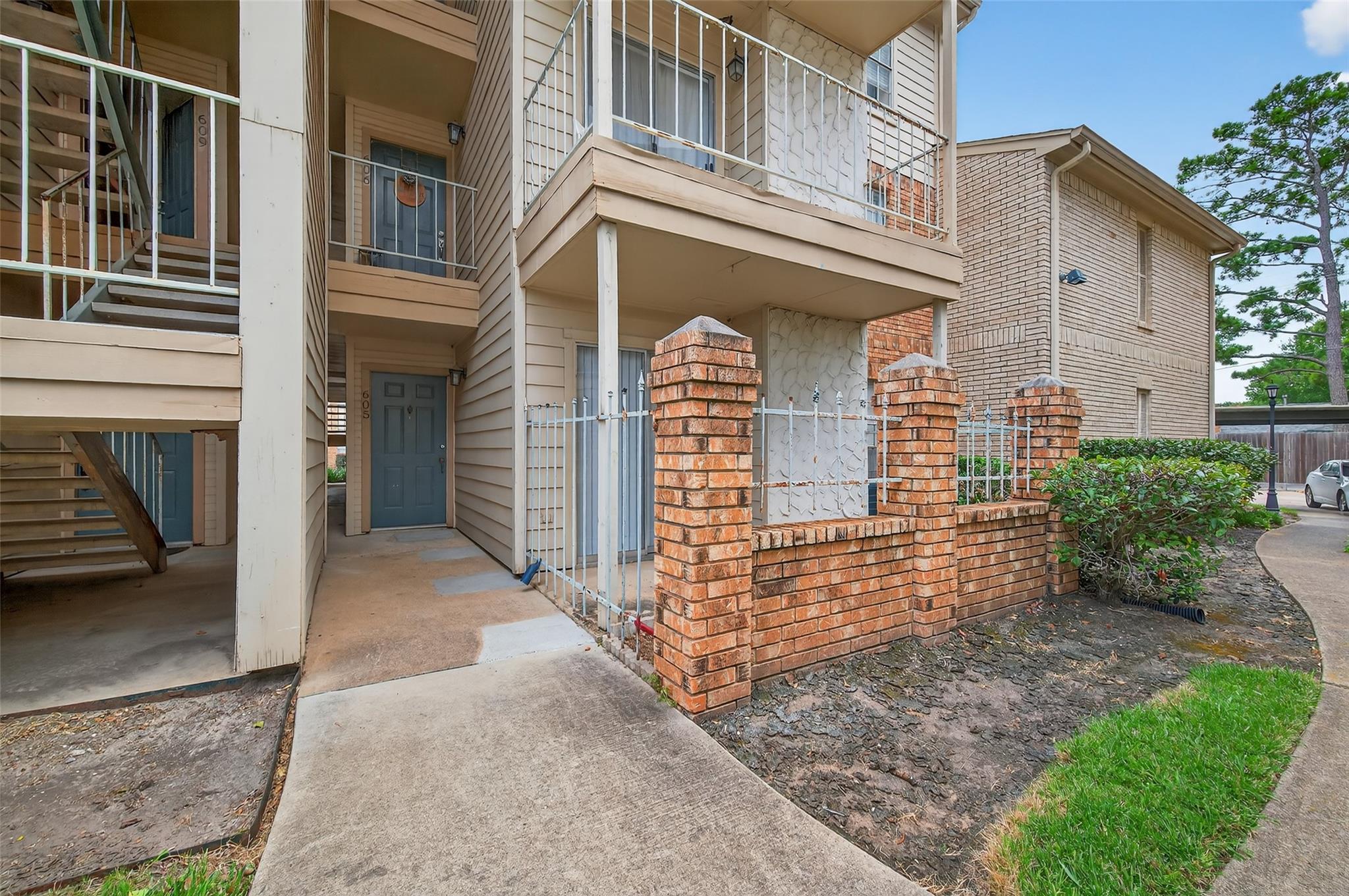 12550 Whittington Drive # 605