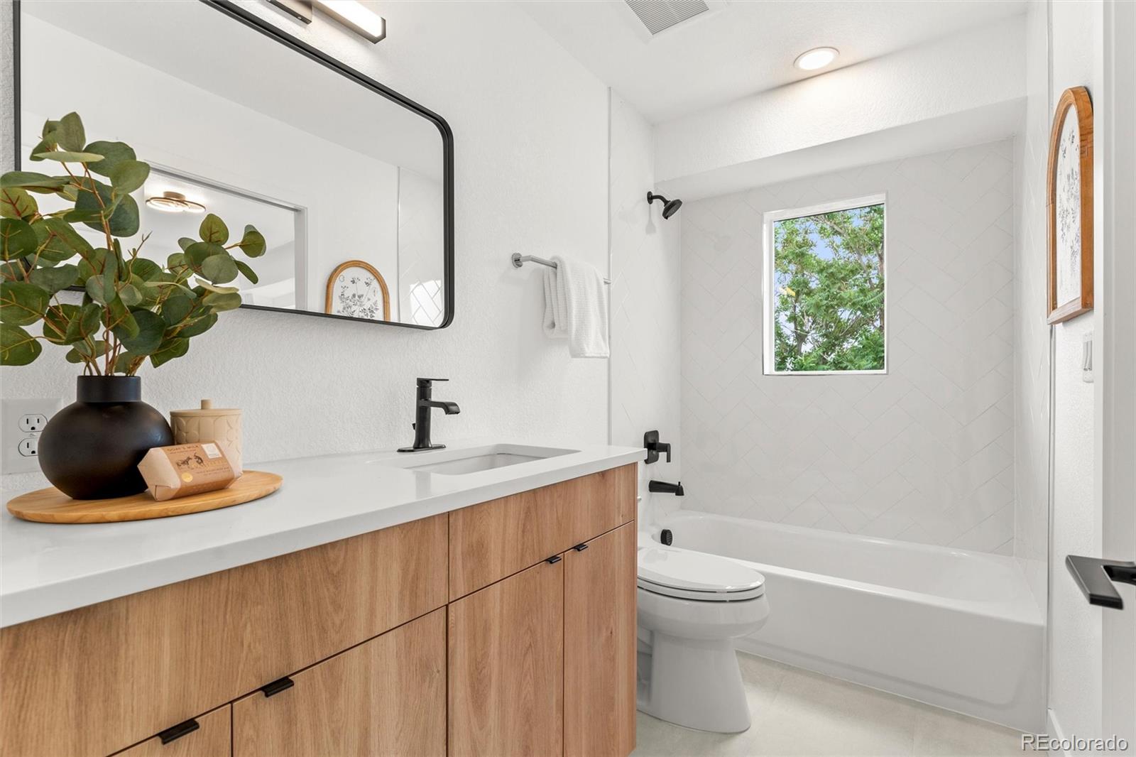 5128 W 26th Avenue Unit: 104