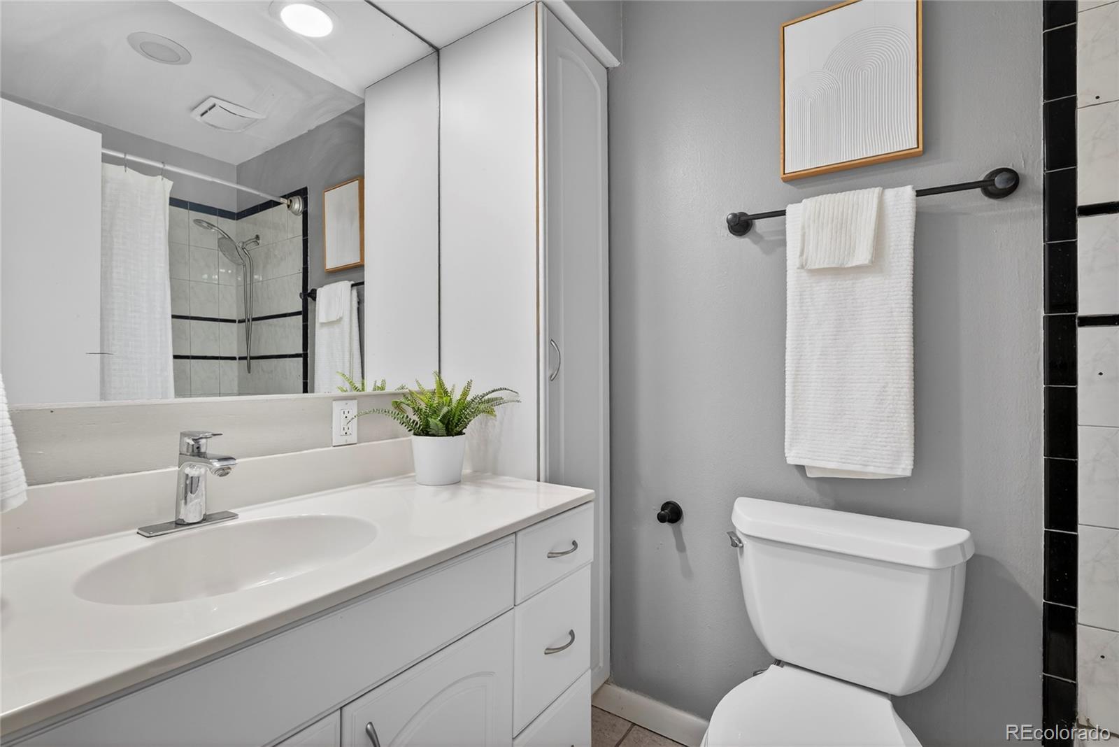 1233 N Ogden Street Unit: 503
