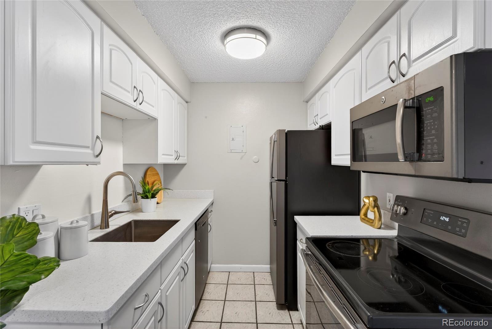 1233 N Ogden Street Unit: 503