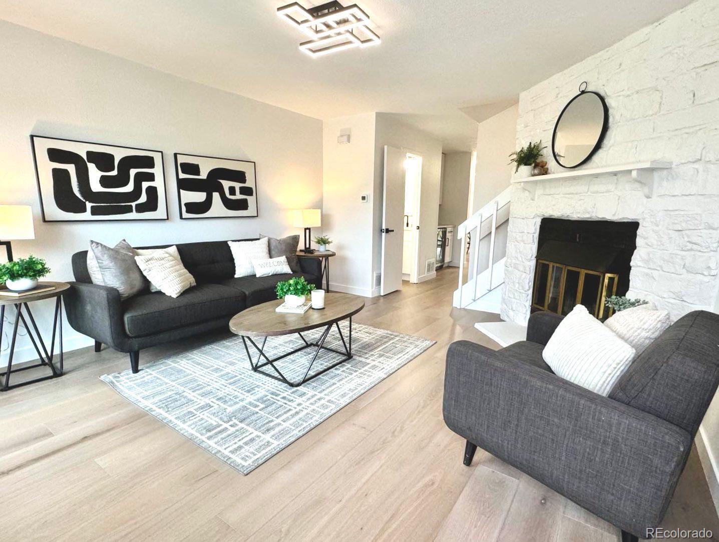 8002 S Columbine Court