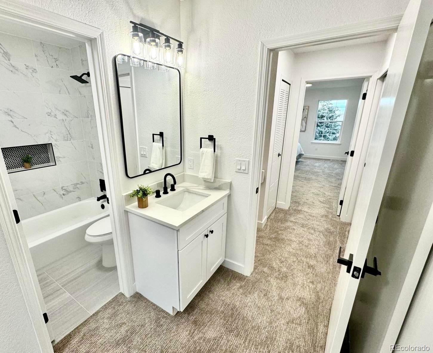 8002 S Columbine Court