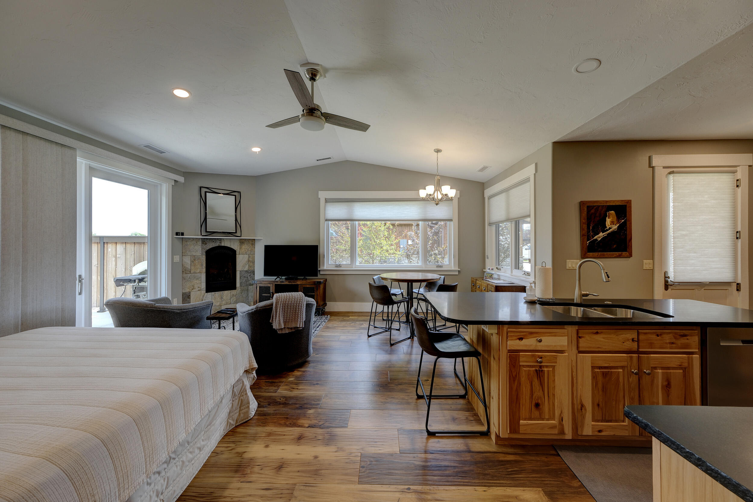 17 Creekside Lane
