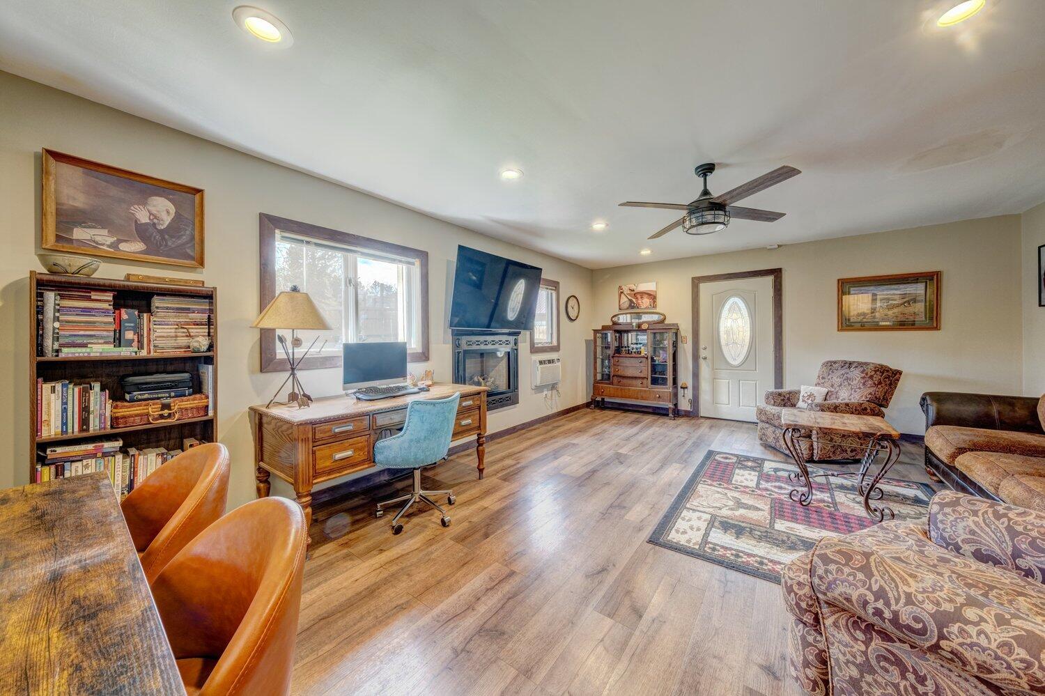 6 Ponderosa Drive