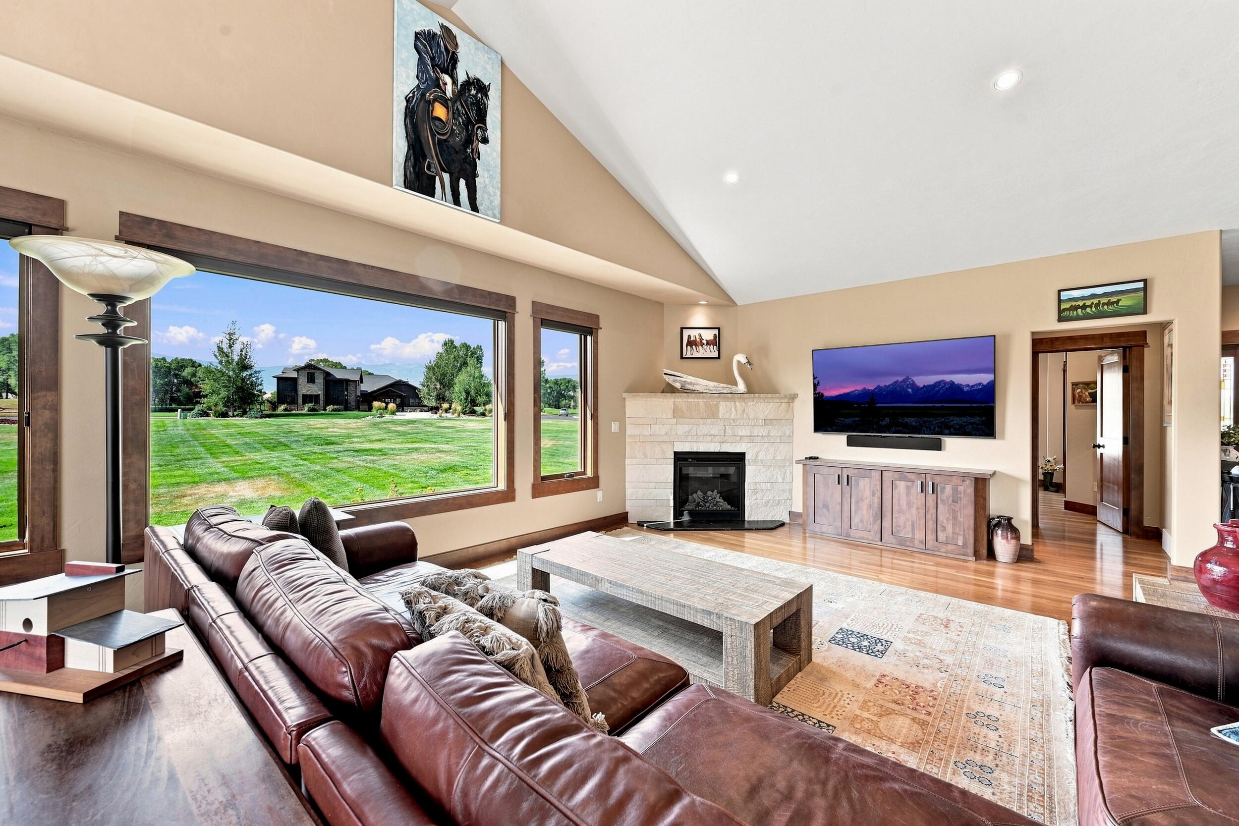 49 Club House Drive