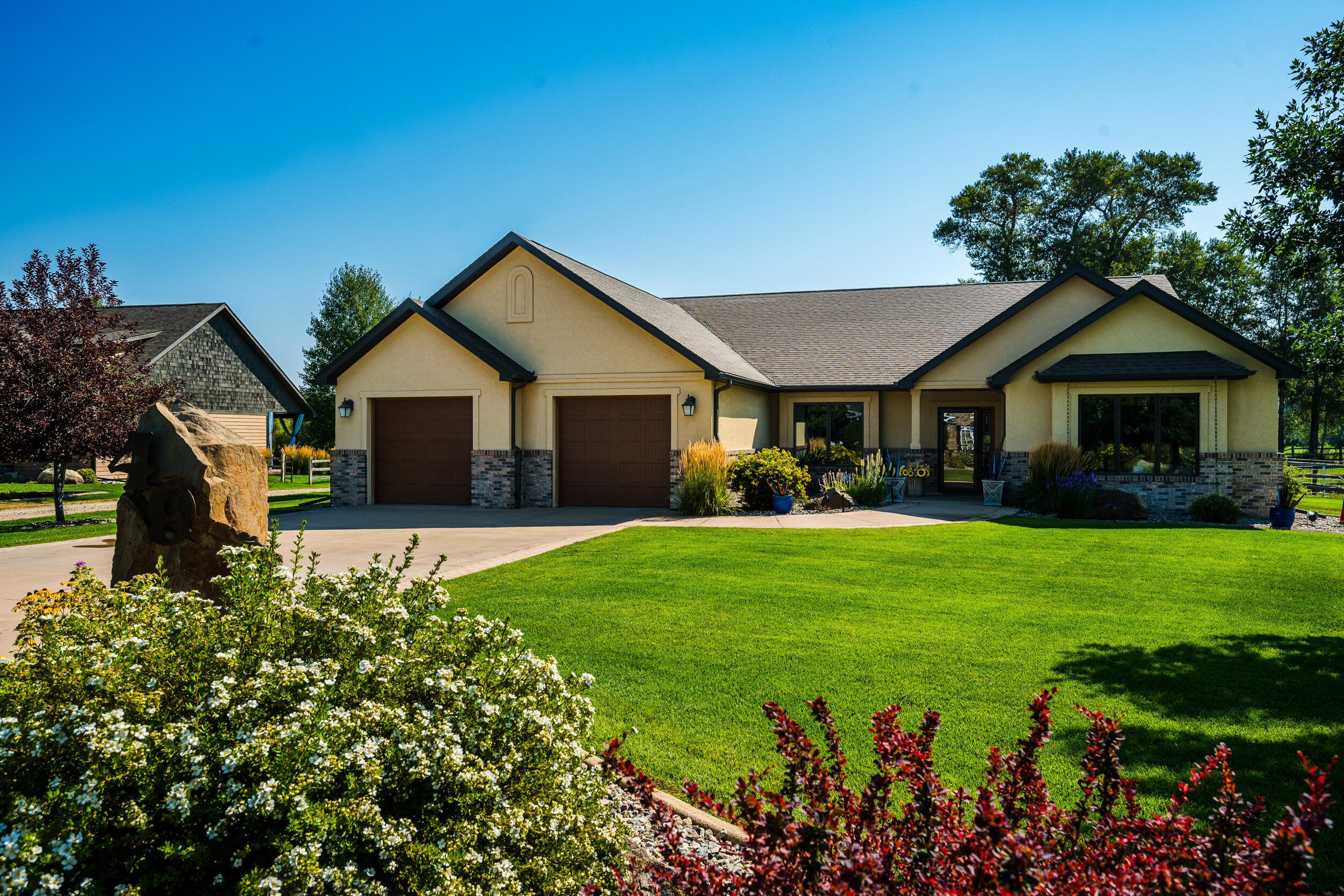 49 Club House Drive
