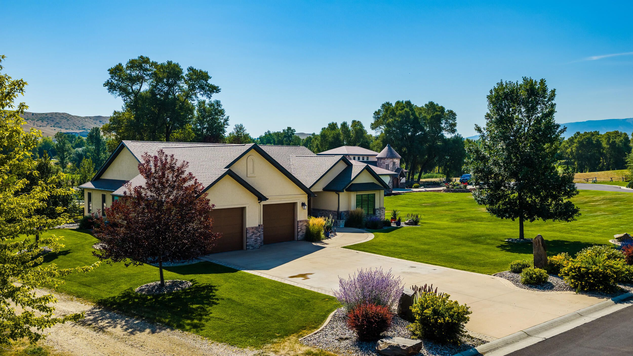 49 Club House Drive