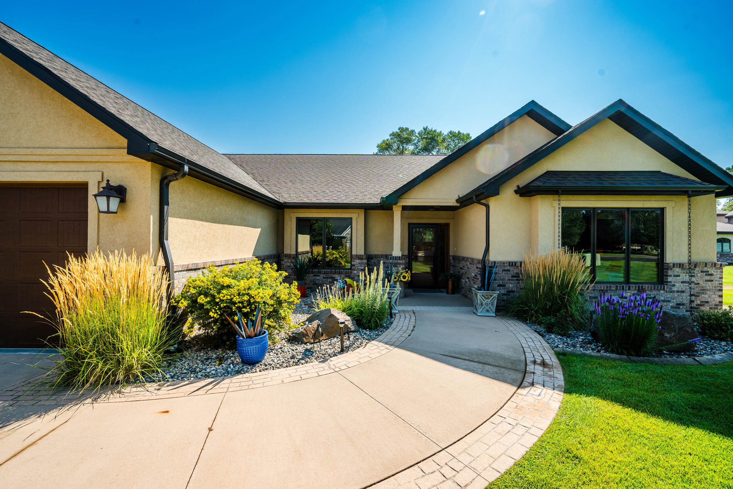 49 Club House Drive