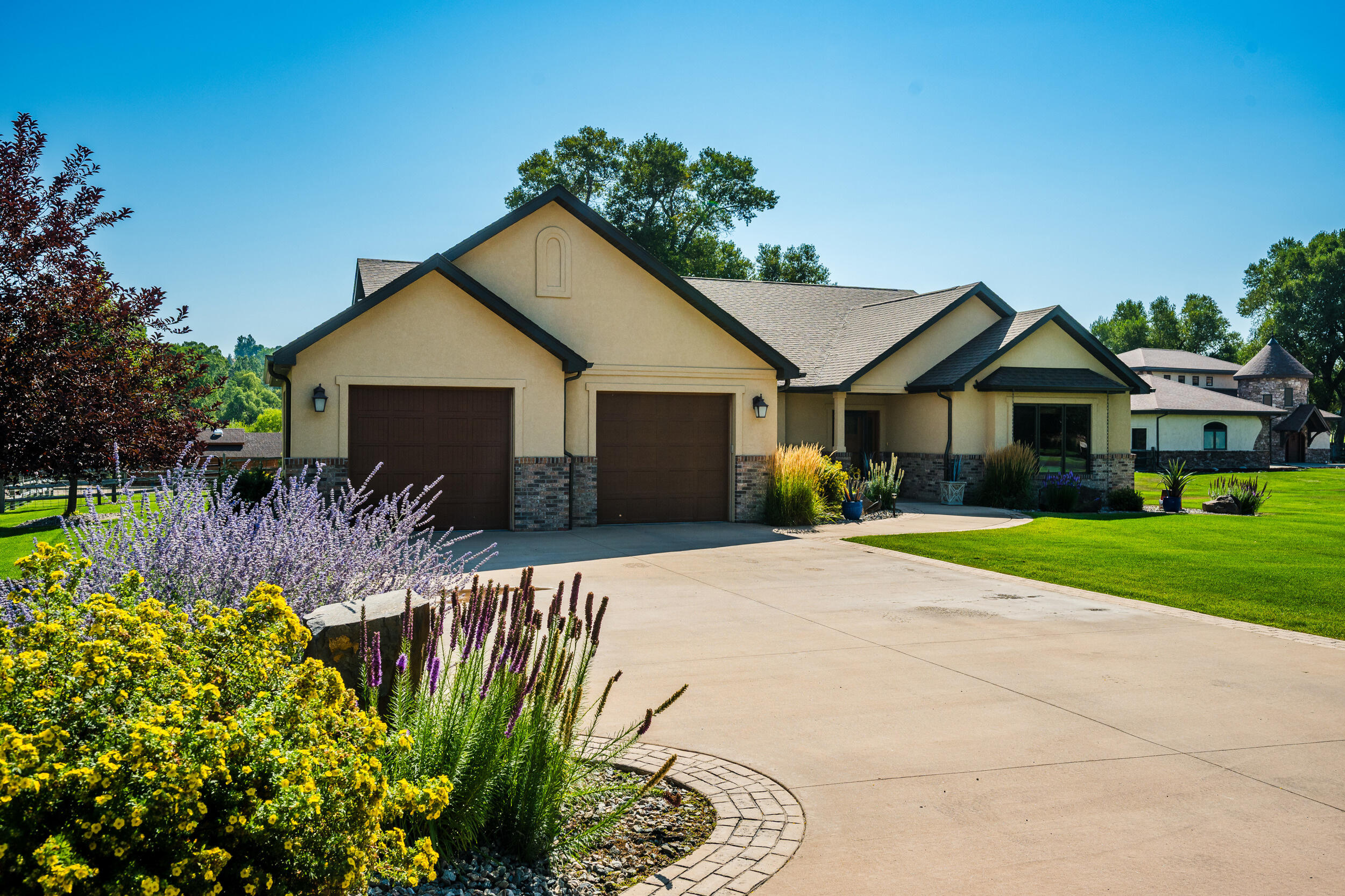 49 Club House Drive