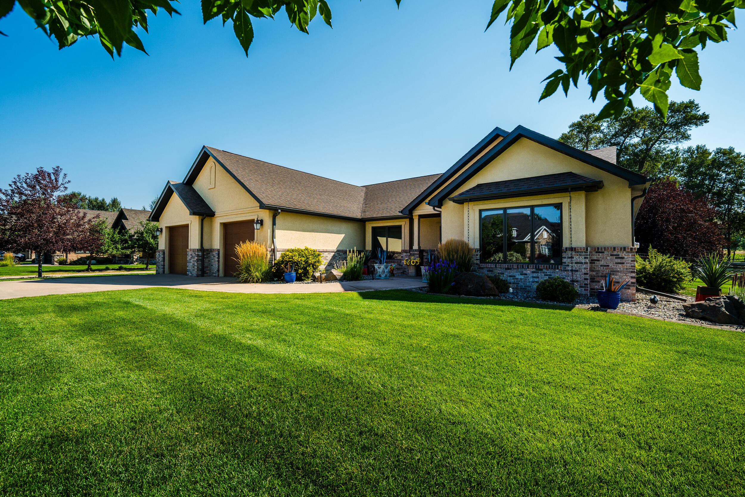 49 Club House Drive