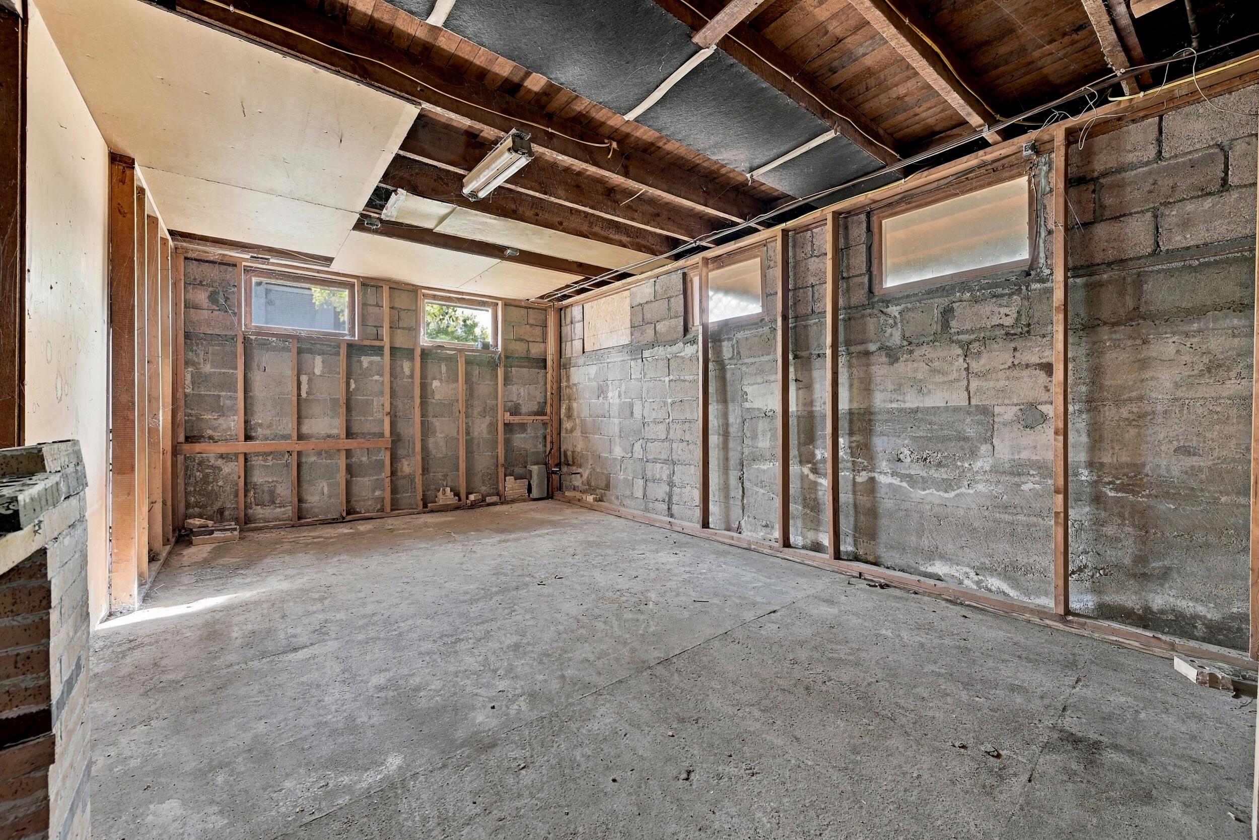 863 W Works Street