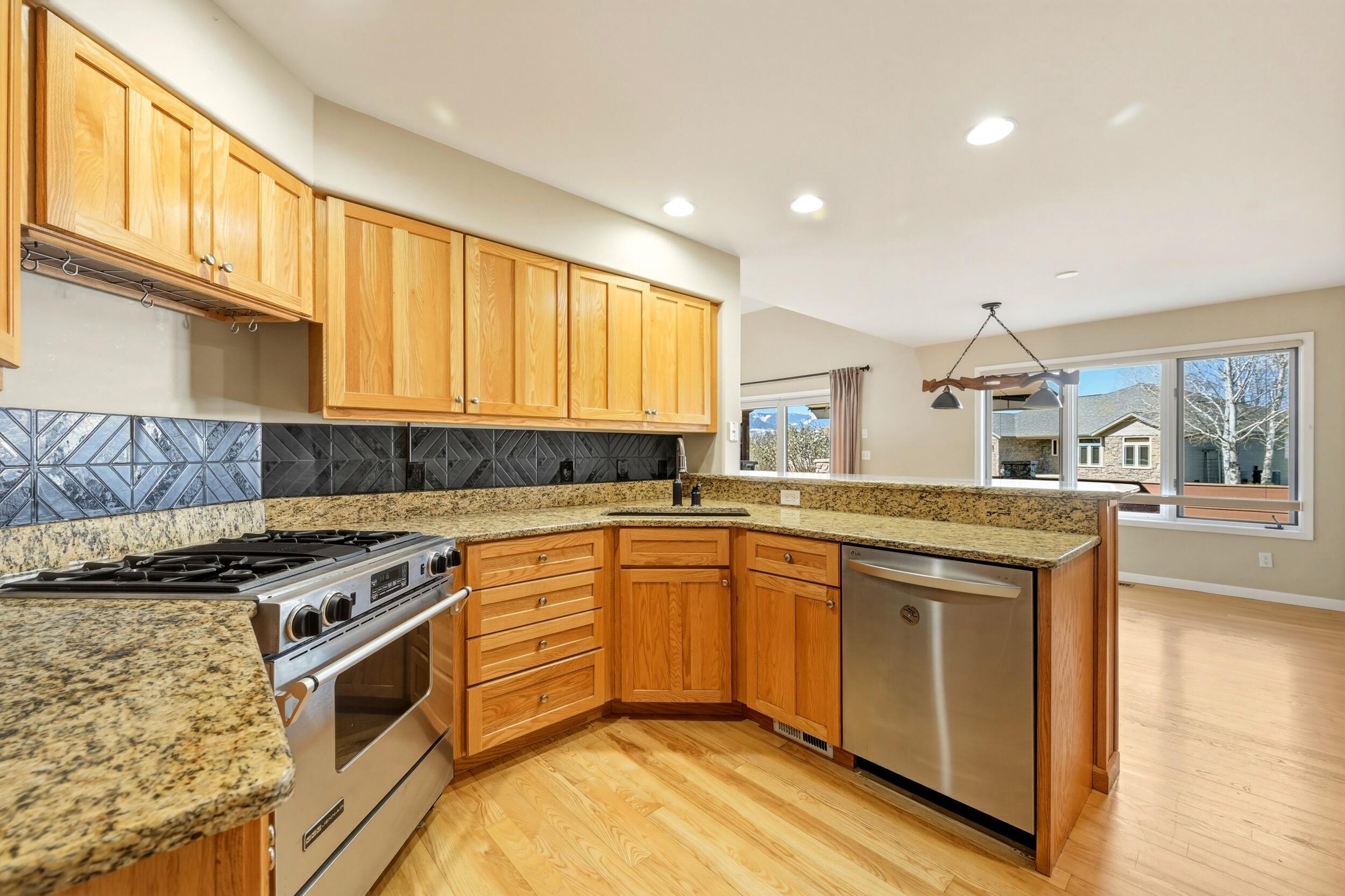 10 River Rock Road