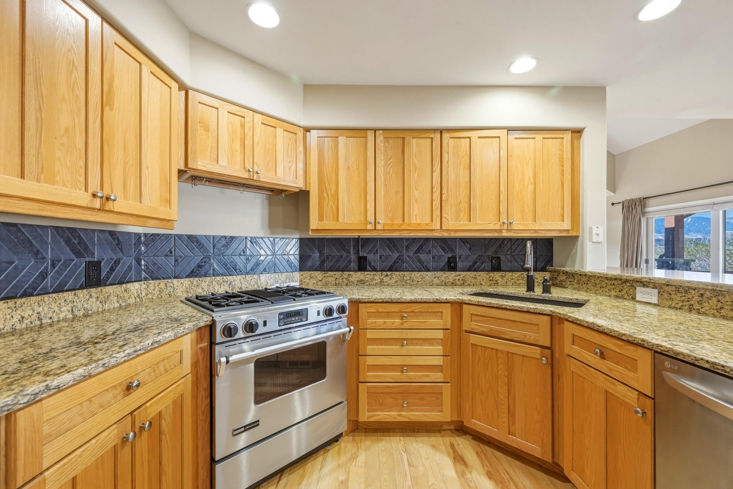 10 River Rock Road
