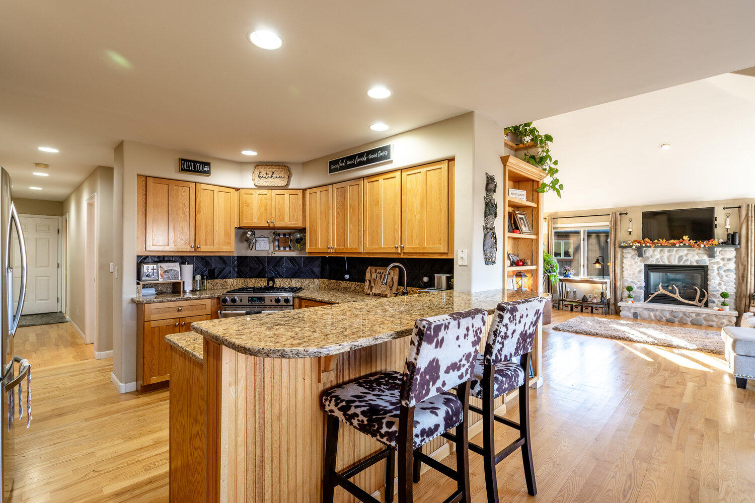 10 River Rock Road
