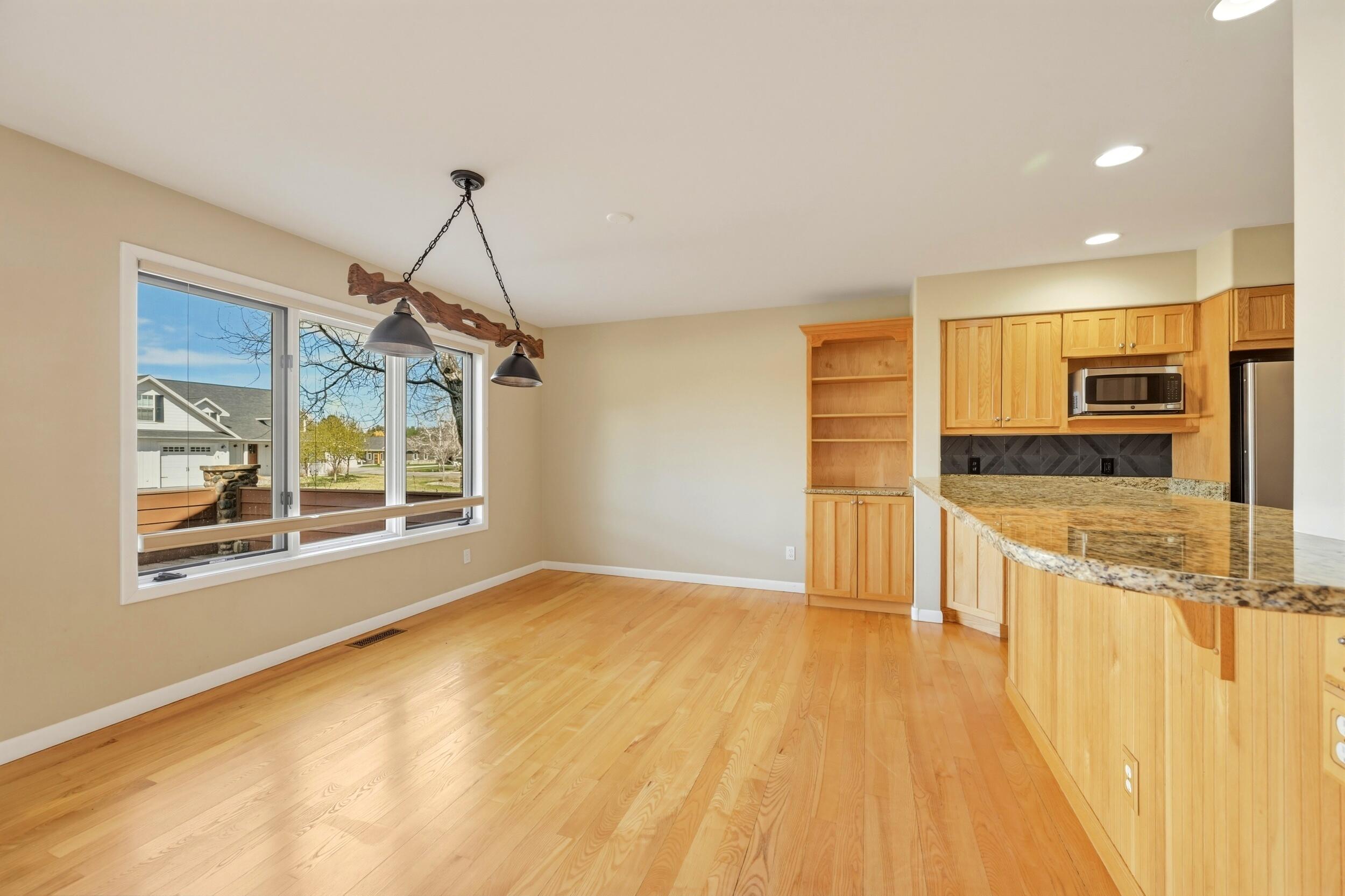 10 River Rock Road