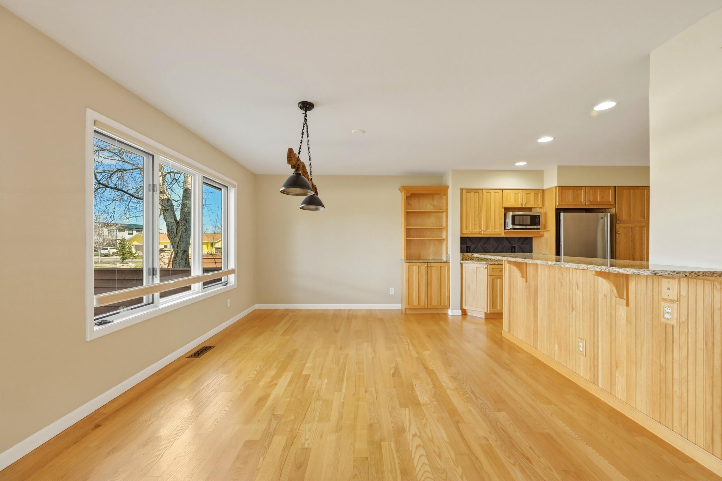 10 River Rock Road