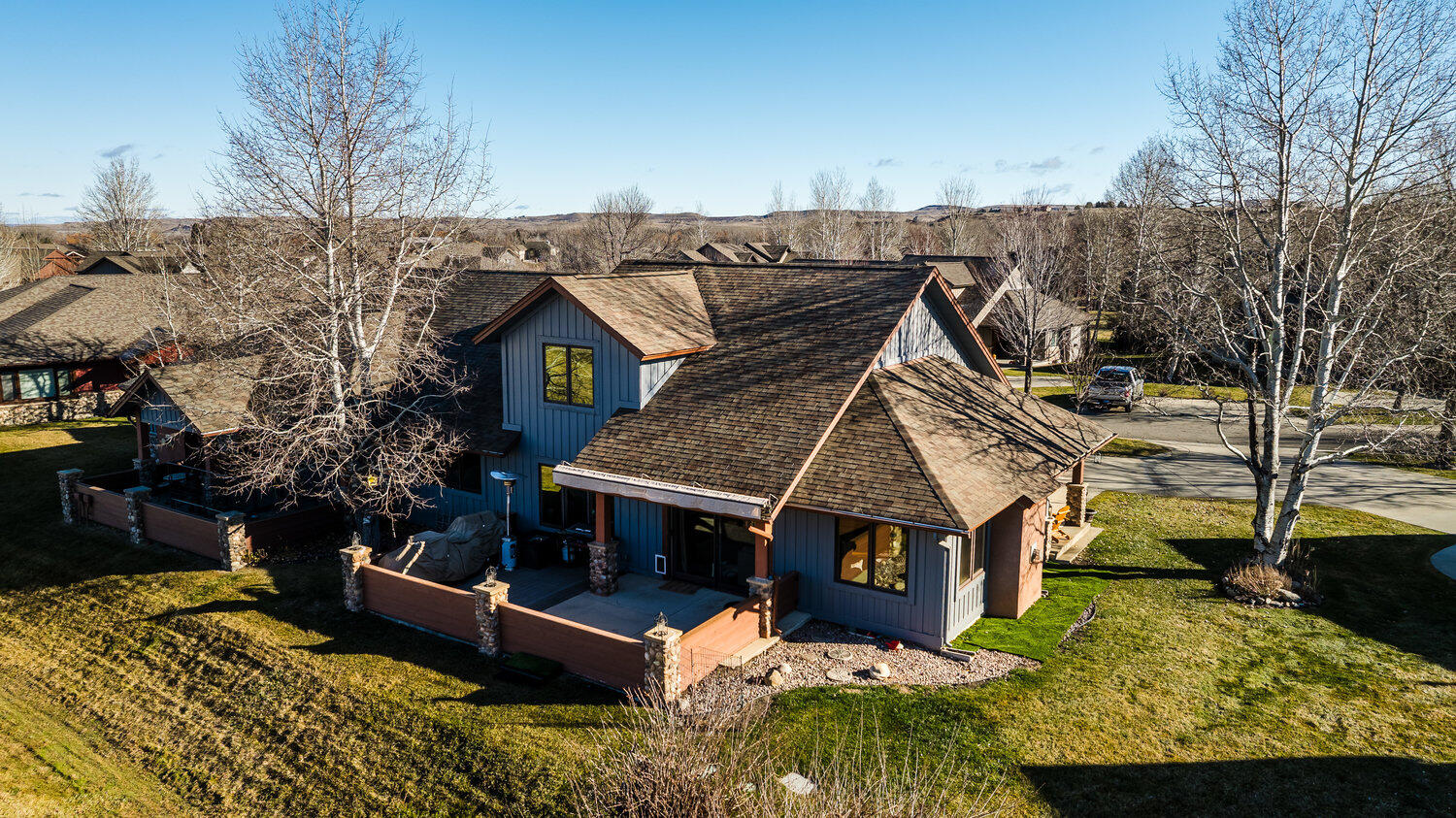 10 River Rock Road
