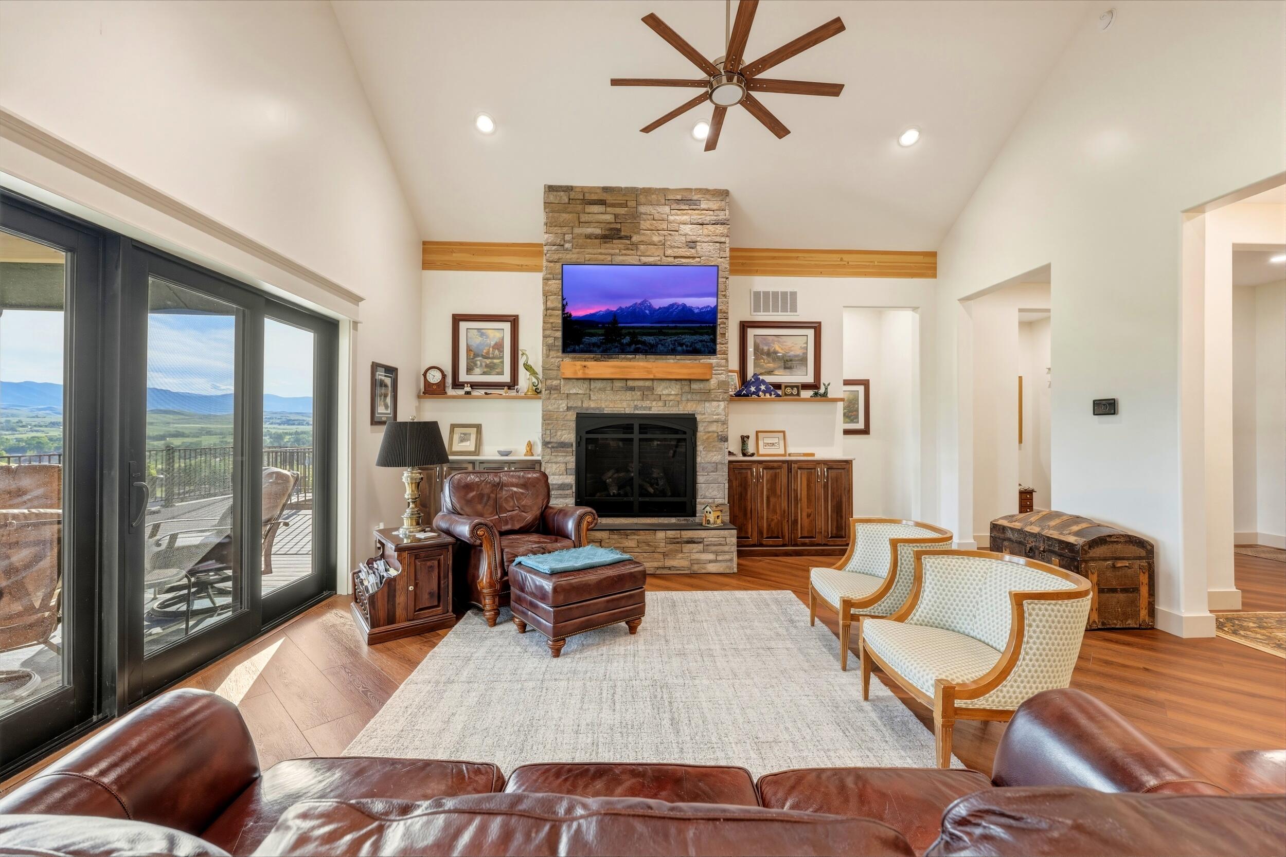 9 Range View Drive