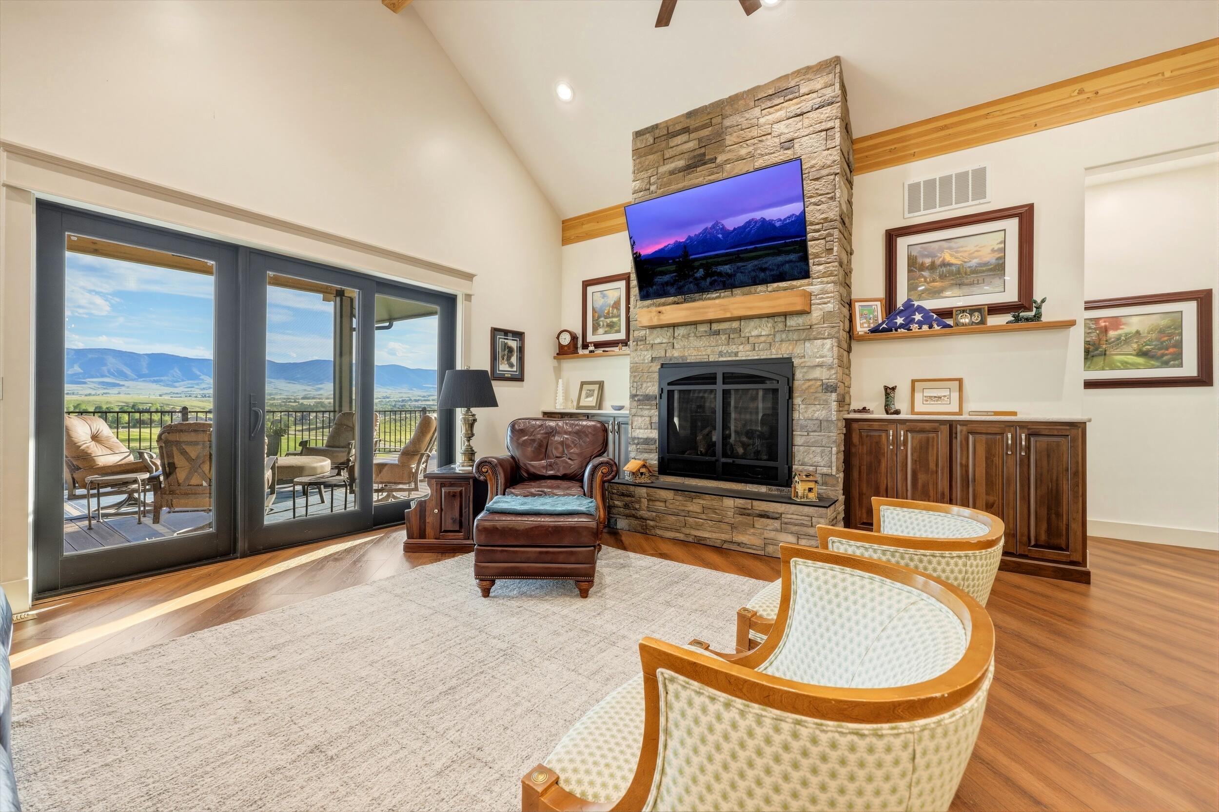 9 Range View Drive